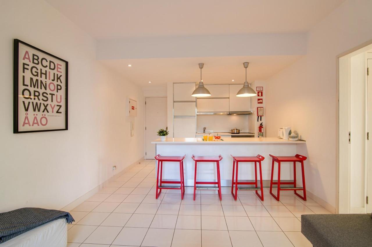 Modern Apartment By The Sea Quarteira Εξωτερικό φωτογραφία