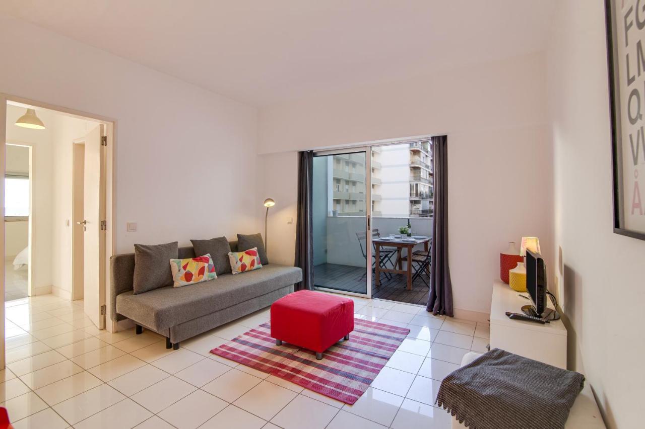 Modern Apartment By The Sea Quarteira Εξωτερικό φωτογραφία